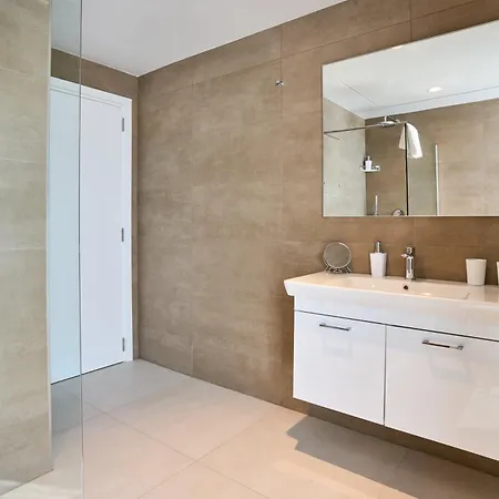 Luxurious Level 26 Getaway