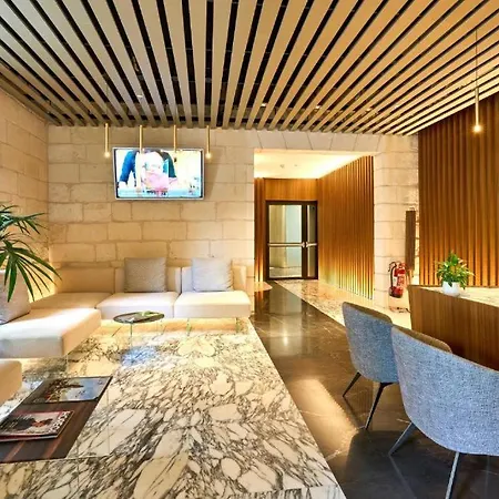 Luxurious Level 26 Getaway Apartment Saint Julian's