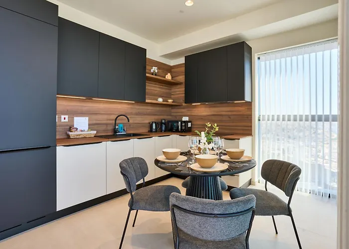 Luxurious Level 26 Getaway Daire