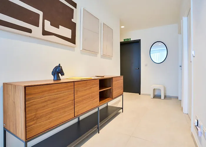 Luxurious Level 26 Getaway Daire