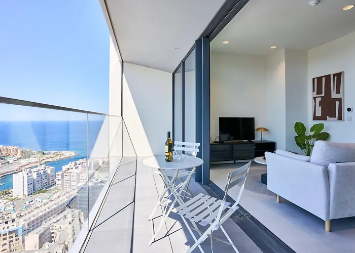 Luxurious Level 26 Getaway Daire Saint Julian's