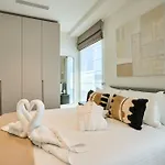 Luxurious Level 26 Getaway * St. Julian's